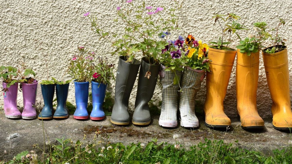 Creative recycling for gardening, old boot planters, Recycled planters ideas for children’s garden