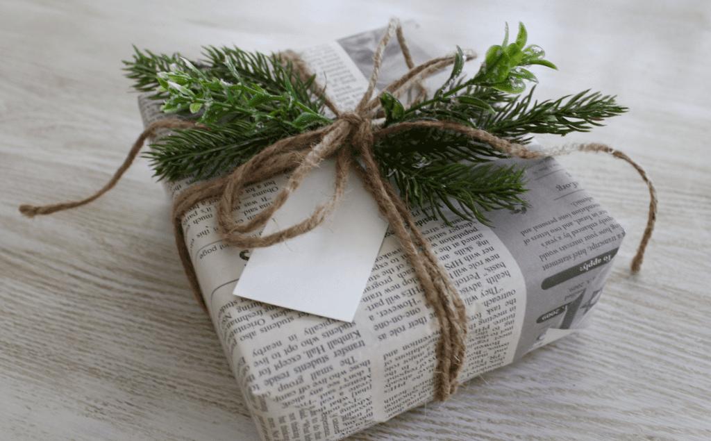 Zero Waste Gift Wrapping, Sustainable Christmas Wrapping, newspaper gift wrapping