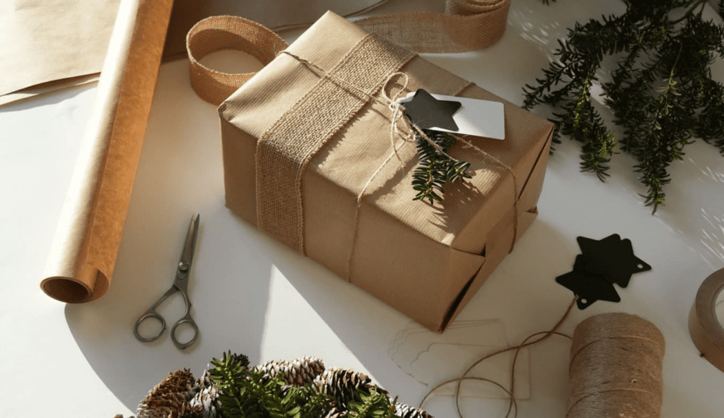 Green Gift Wrapping, Holiday Wrapping Alternatives, Eco-Friendly Gift Packaging, Biodegradable Wrapping Paper